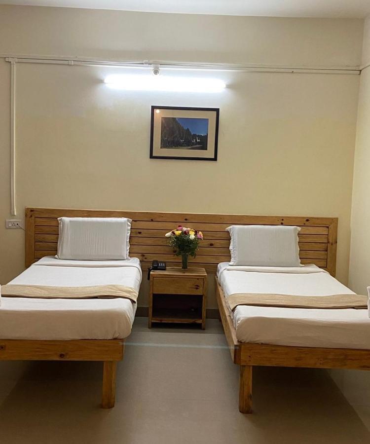 Hotel Travellers INN Shillong Eksteriør bilde