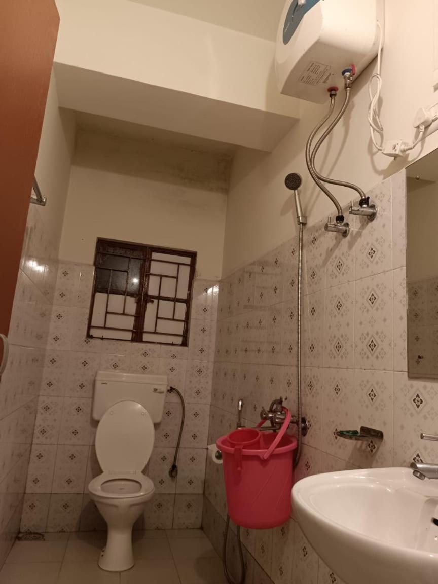 Hotel Travellers INN Shillong Eksteriør bilde