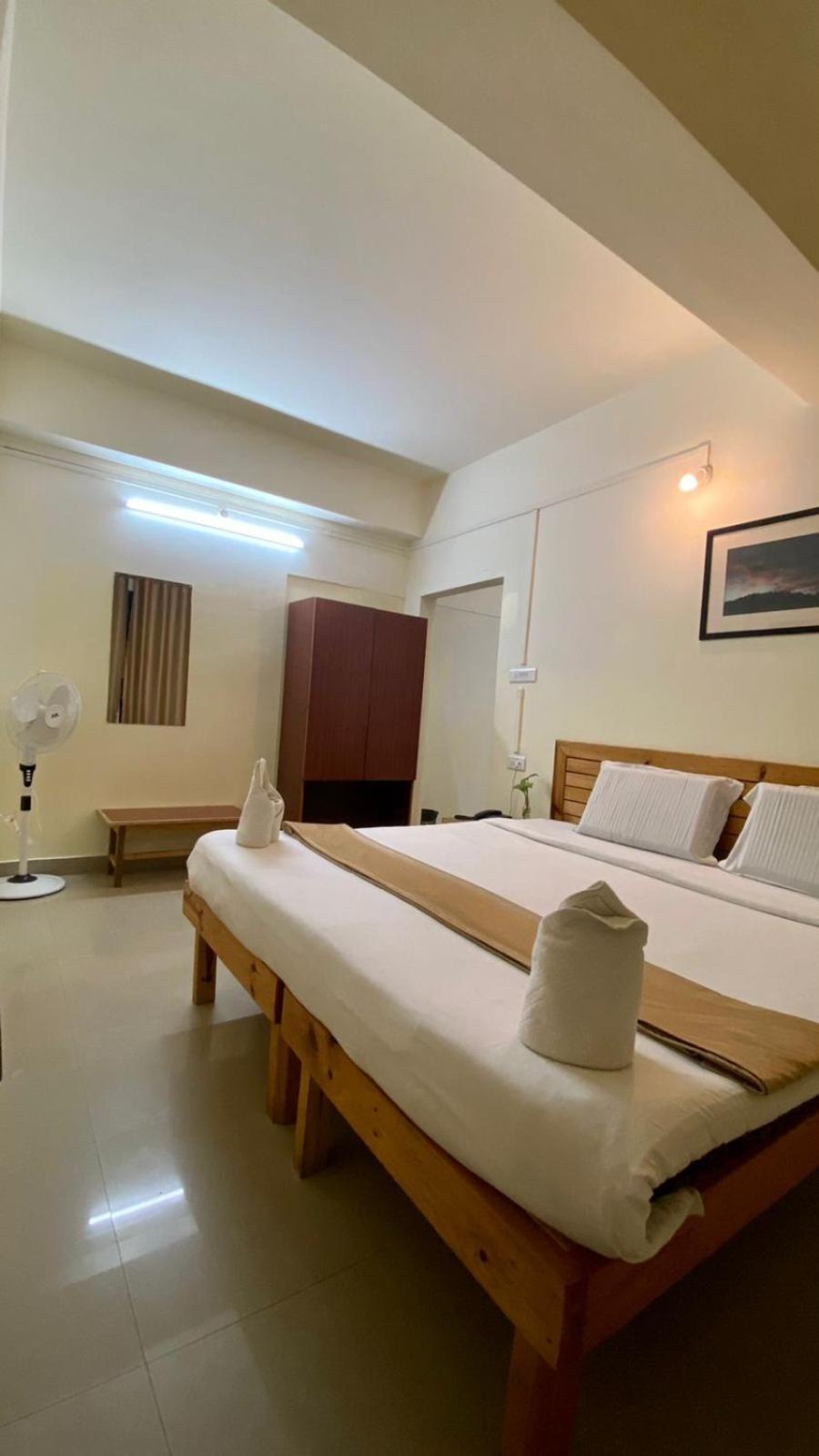 Hotel Travellers INN Shillong Eksteriør bilde