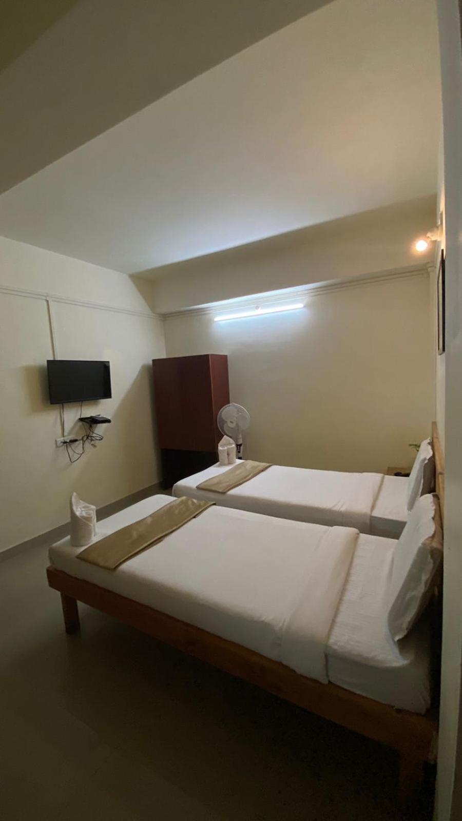 Hotel Travellers INN Shillong Eksteriør bilde
