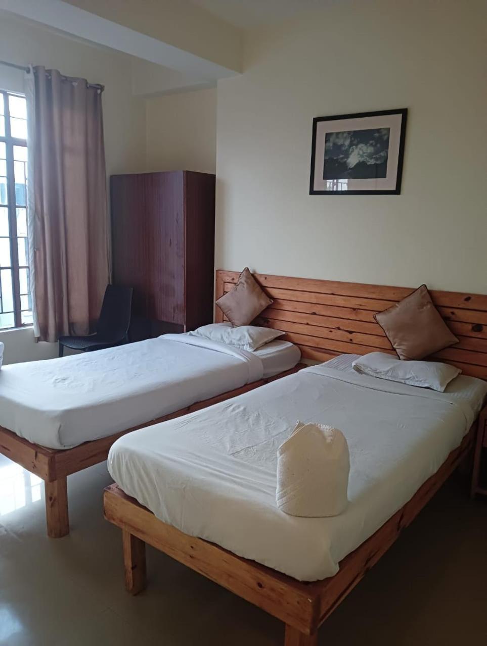 Hotel Travellers INN Shillong Eksteriør bilde