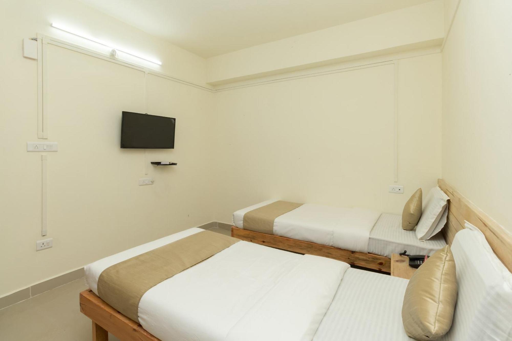 Hotel Travellers INN Shillong Eksteriør bilde