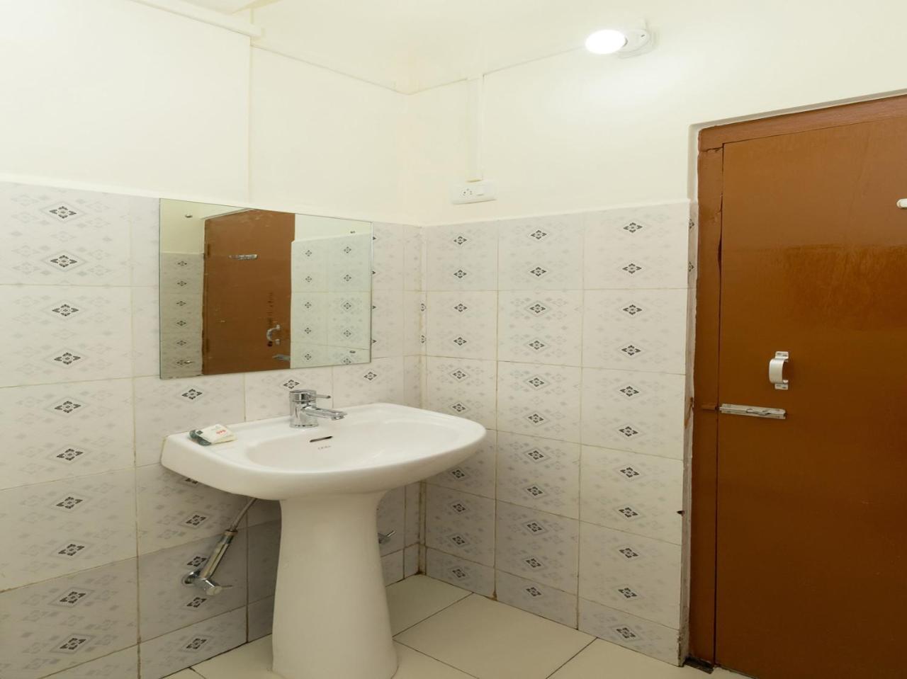 Hotel Travellers INN Shillong Eksteriør bilde