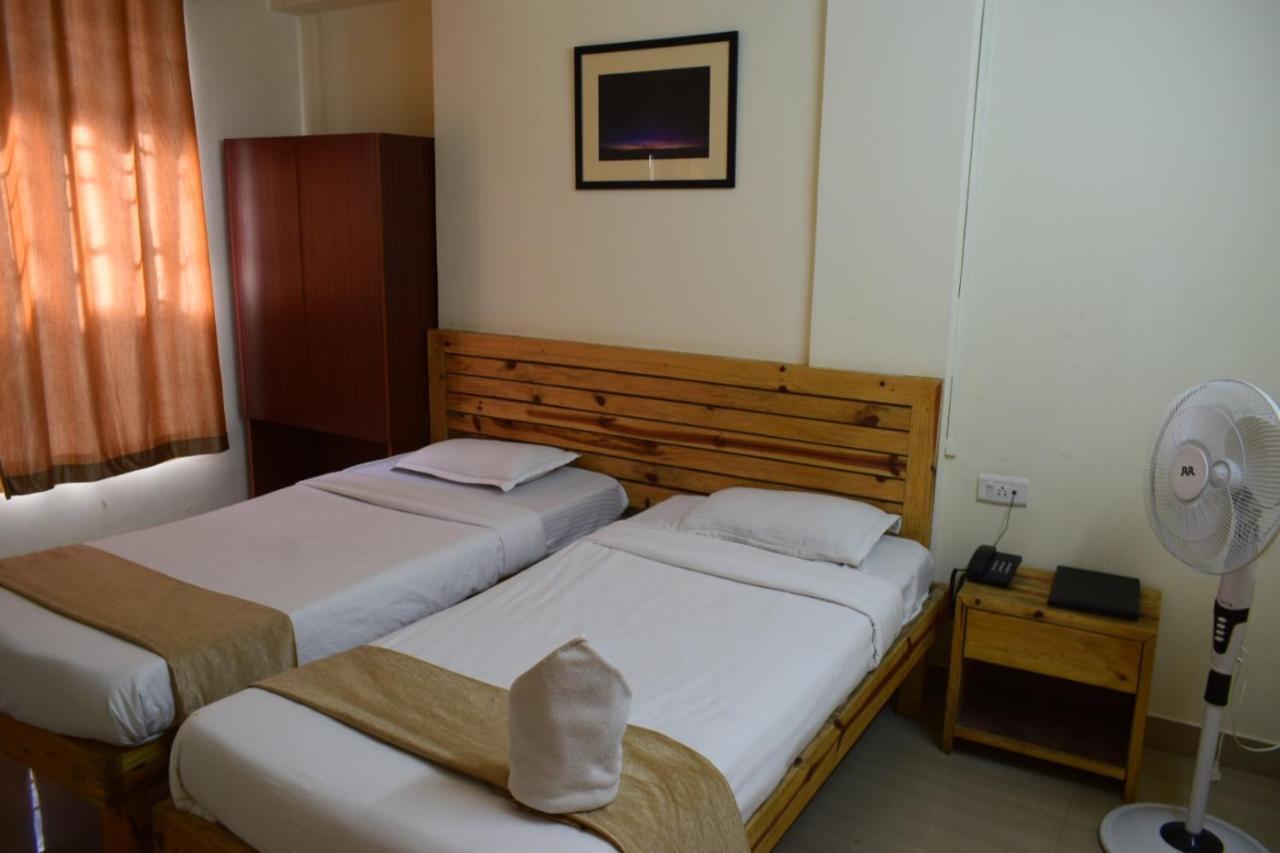 Hotel Travellers INN Shillong Eksteriør bilde